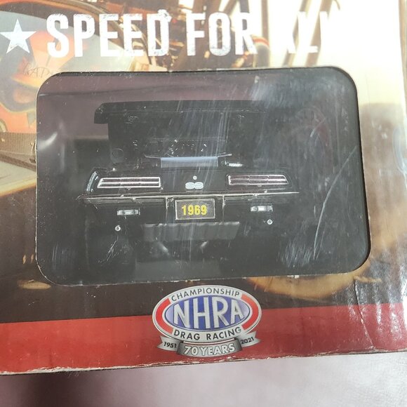 M2 Machines 1/24th Scale NHRA Drag Racing 1969 Chevrolet Camaro SS/RS Chase 500 - Picture 5 of 6